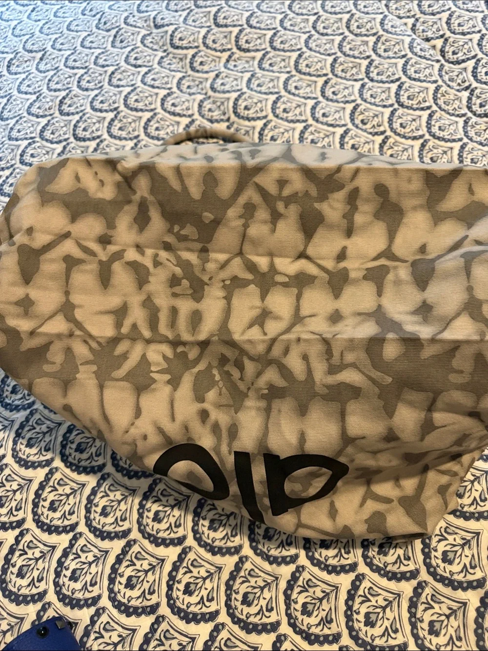 NWOT ALO Yoga Canvas Tote in Beige and Gray Tie-Dye